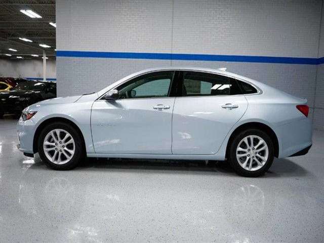 Chevrolet Malibu 2017 photo 3